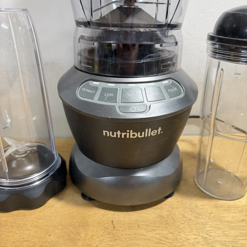 Nutribullet Blender 64 Oz Model NBC-12A Gray 1200 Watt Tested NBC-12A NBF70500P